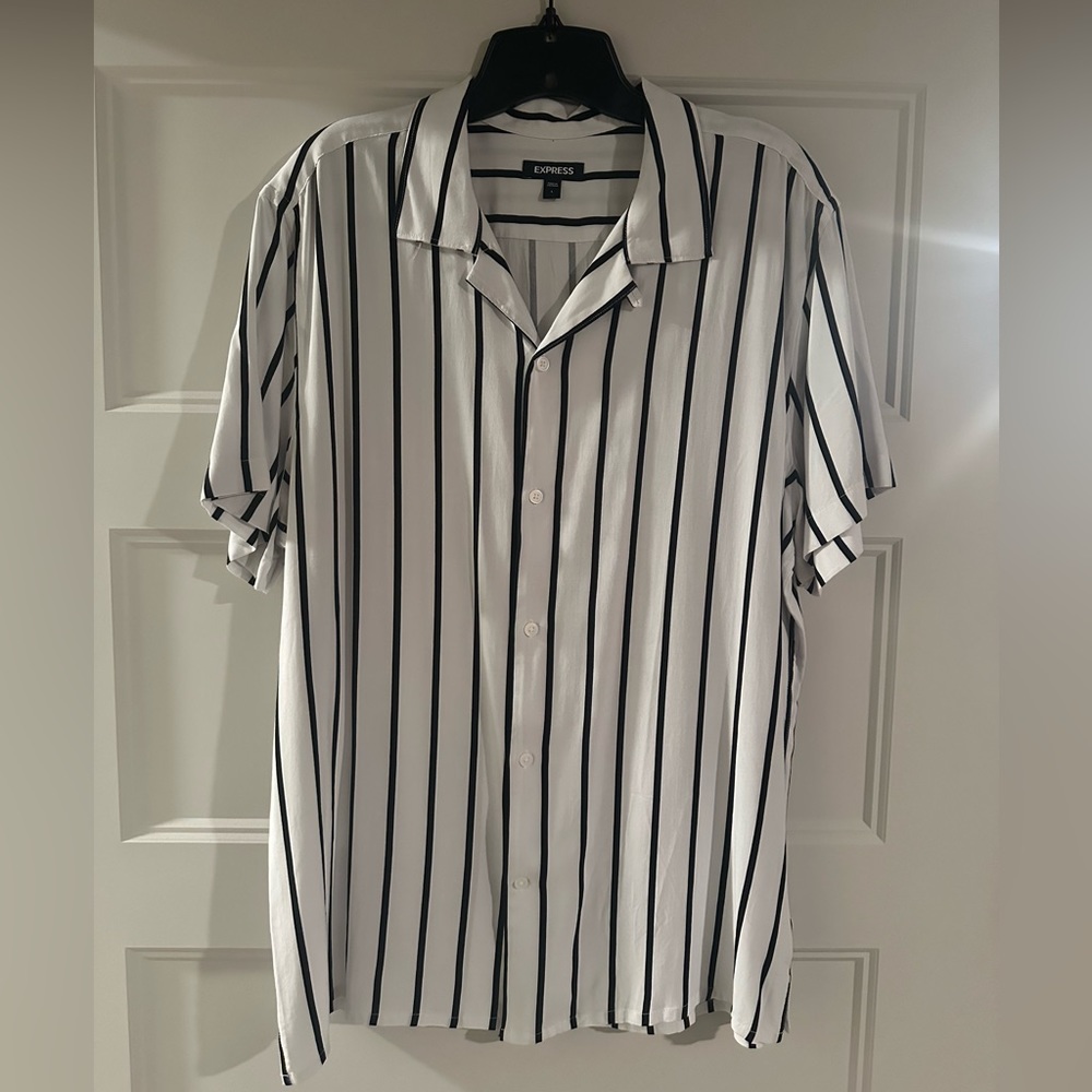 Men’s Express Black and White Striped Button Up